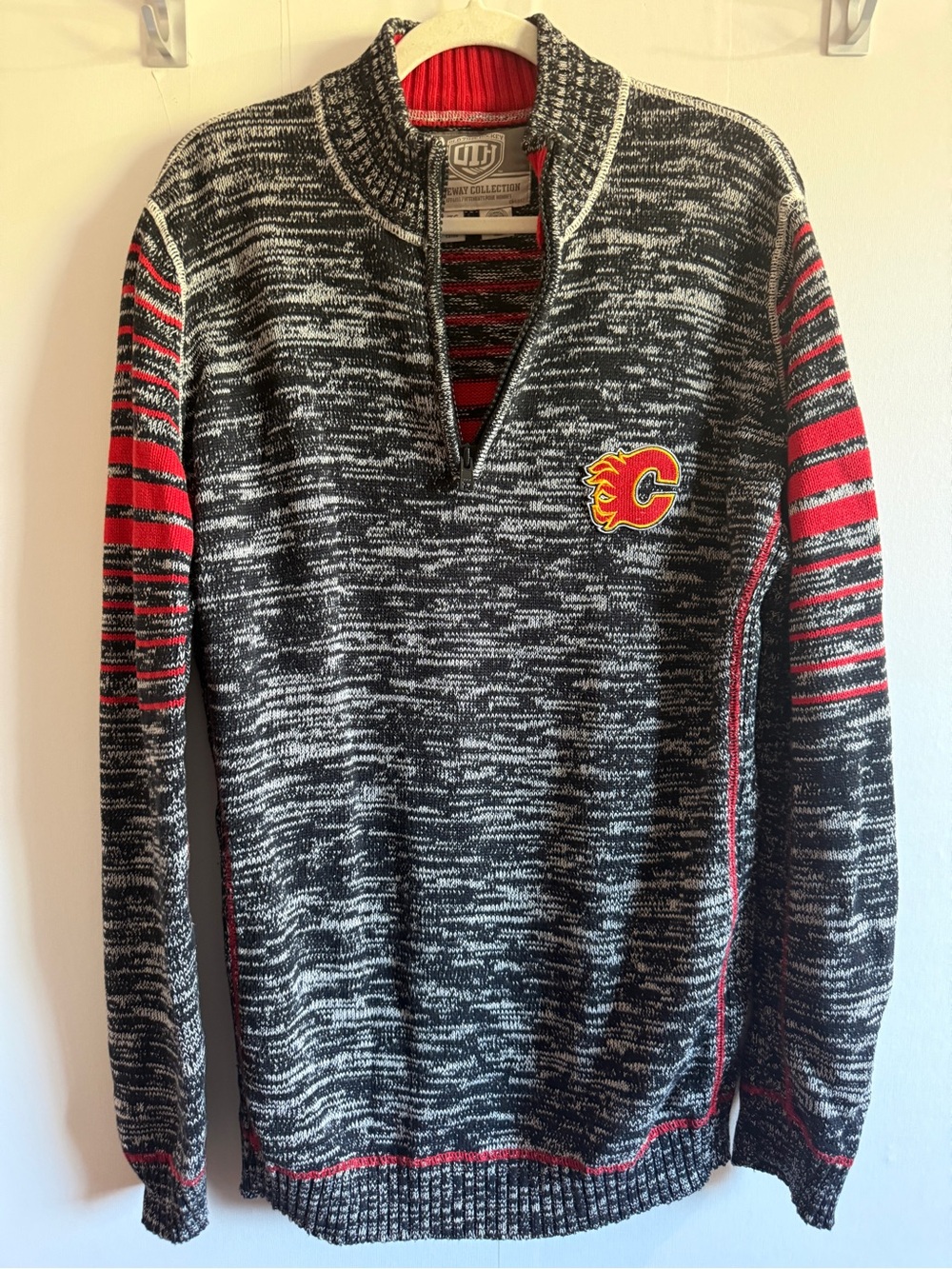Old Time Hockey Calgary Flames XL Causeway 100% Cotton 1/4 Zip NHL Sweater